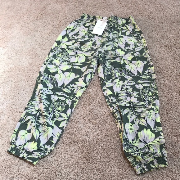 NWT! BERSHKA size L tropical tiger print jogger pants - Picture 1 of 11